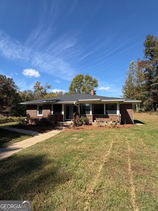 2385 Porter Springs Rd in Dahlonega, GA - Building Photo