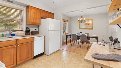 1421 N Washington St in Naperville, IL - Building Photo - Building Photo