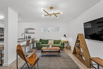 1300 Newning Ave in Austin, TX - Building Photo - Building Photo