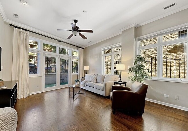 property at 2919 N Burling St