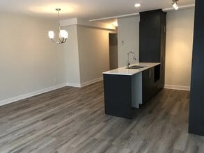 10900 Des Laurentides Av in Montreal Nord, QC - Building Photo - Building Photo