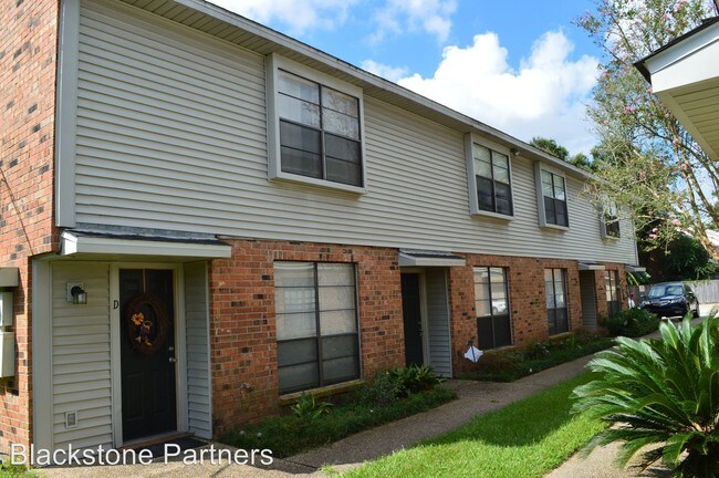 5254 Stumberg Ln in Baton Rouge, LA - Foto de edificio - Building Photo