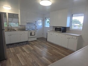 819 Hind Iuka Dr in Honolulu, HI - Foto de edificio - Building Photo