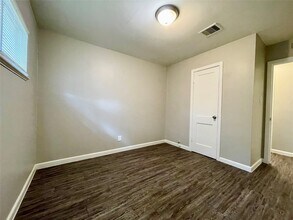 5743 Beldart St in Houston, TX - Building Photo - Building Photo