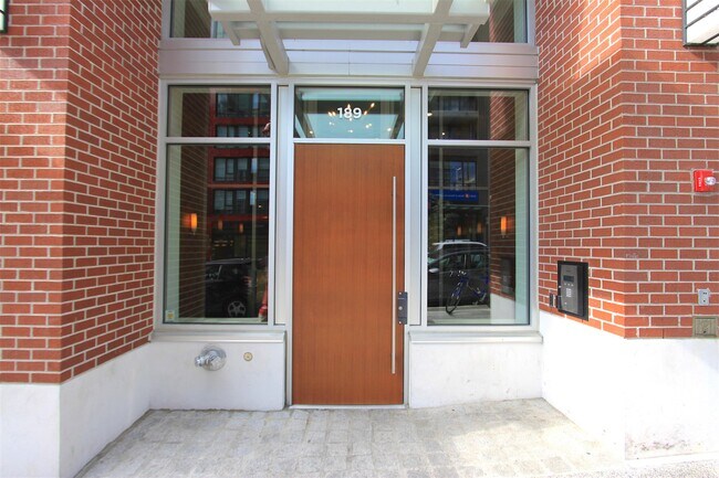 189 Keefer St in Vancouver, BC - Building Photo - Building Photo