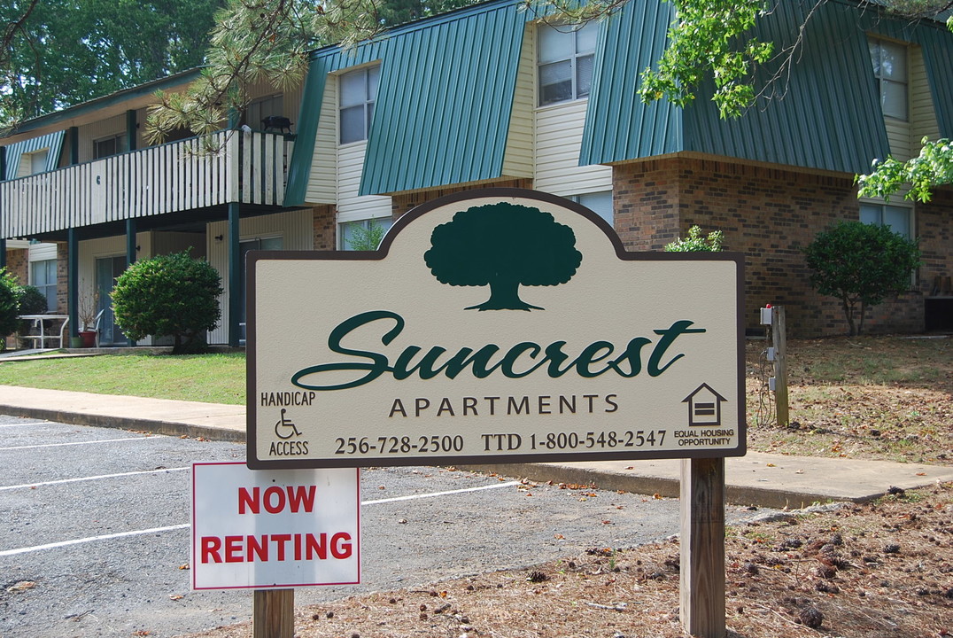 Suncrest Apartments in Grant, AL - Foto de edificio