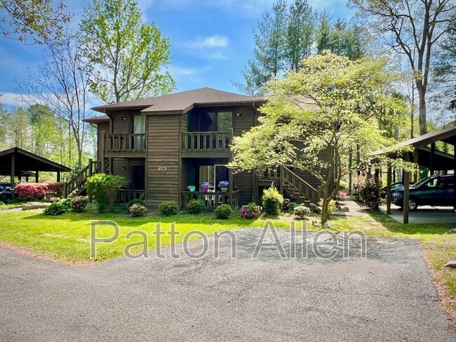 property at 580 Courtwood Ln