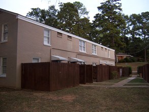 Wareingwoood Apartments in Montgomery, AL - Building Photo - Building Photo