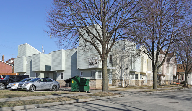 Venice Court in Milwaukee, WI - Foto de edificio - Building Photo