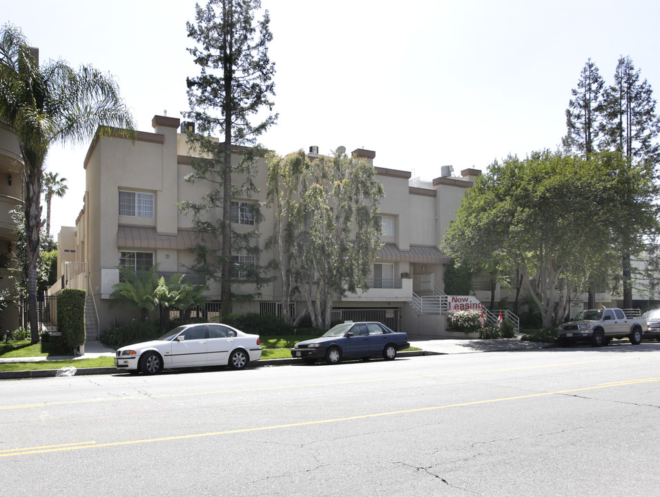 Moorpark Townhomes in Studio City, CA - Building Photo