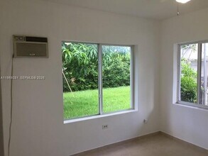 2731 NW 4th St in Miami, FL - Building Photo - Building Photo