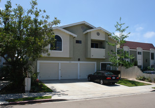 1453 Essex St in San Diego, CA - Building Photo - Building Photo