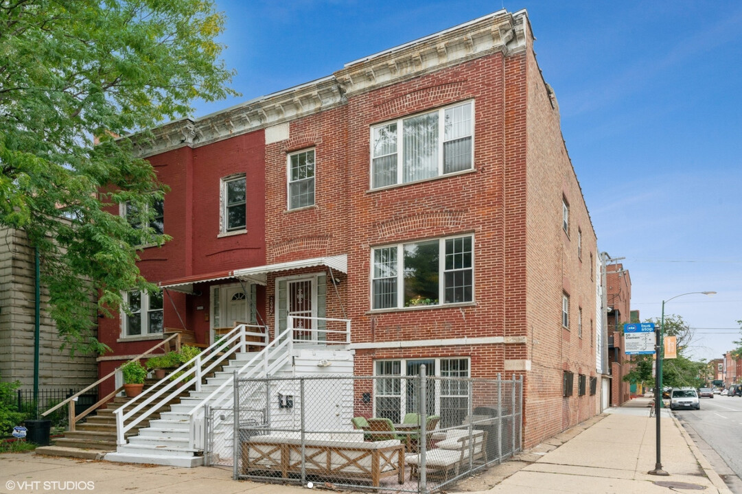 2000 W Huron St-Unit -1 in Chicago, IL - Foto de edificio