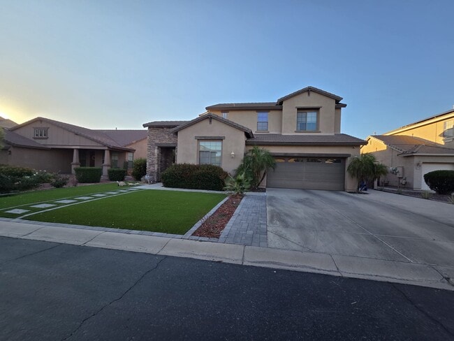 property at 3354 E Grand Canyon Dr
