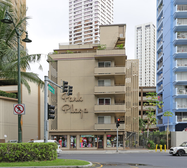 Park Plaza in Honolulu, HI - Building Photo - Building Photo