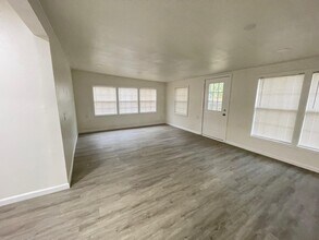 2514 Garden Dr in Greenville, TX - Building Photo - Building Photo