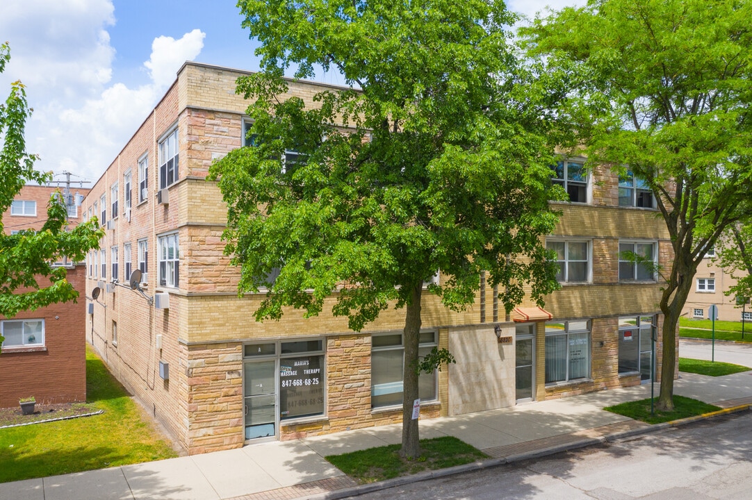 8820-8824 Bronx Ave in Skokie, IL - Foto de edificio