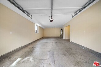 14228 Sylvan St in Los Angeles, CA - Building Photo - Building Photo