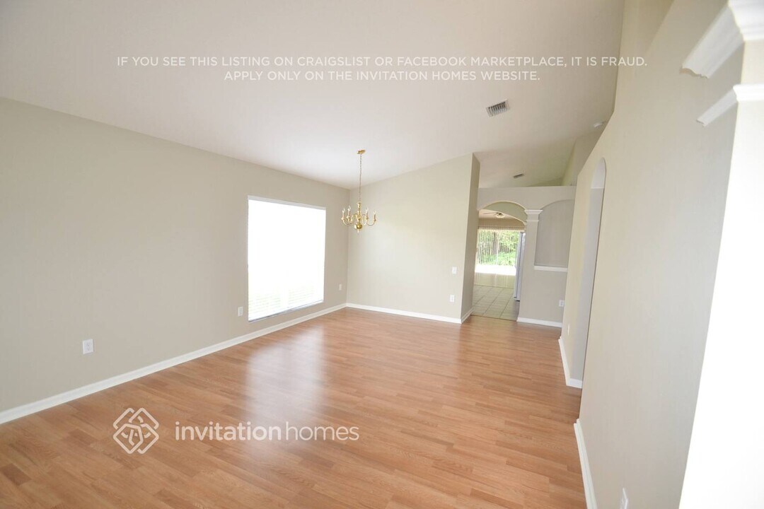 25422 Lexington Oaks Blvd in Zephyrhills, FL - Building Photo