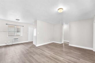 923 N 17th Ave in Hollywood, FL - Foto de edificio - Building Photo