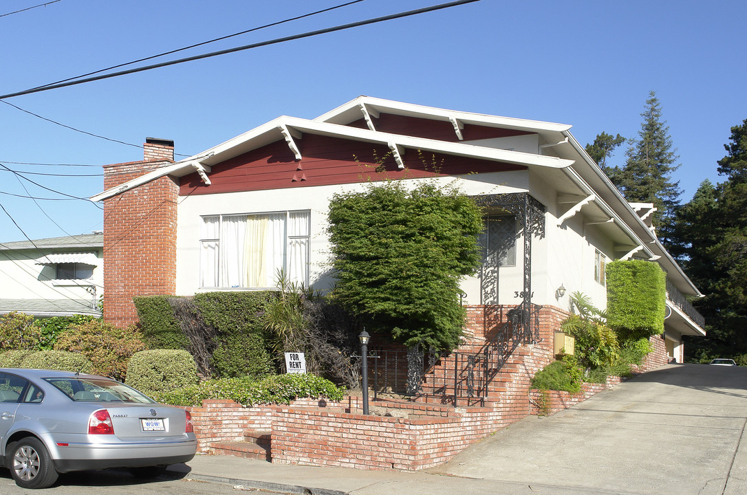 3861 Buell St in Oakland, CA - Building Photo