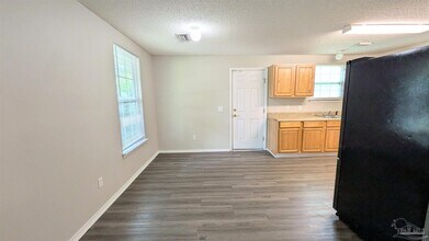 8660 Figland Ave in Pensacola, FL - Building Photo - Building Photo