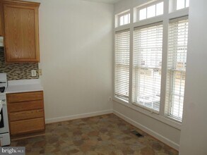 8176 Skelton Cir in Falls Church, VA - Building Photo - Building Photo