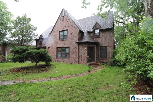 property at 1928 F St