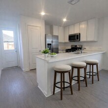 1606 Gardenia Grv Ln in Crosby, TX - Building Photo - Building Photo