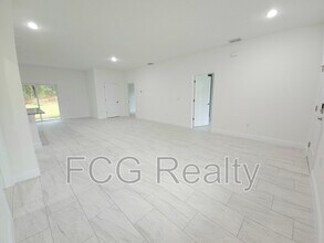 7968 N Hillview Cir in Citrus Springs, FL - Building Photo - Building Photo