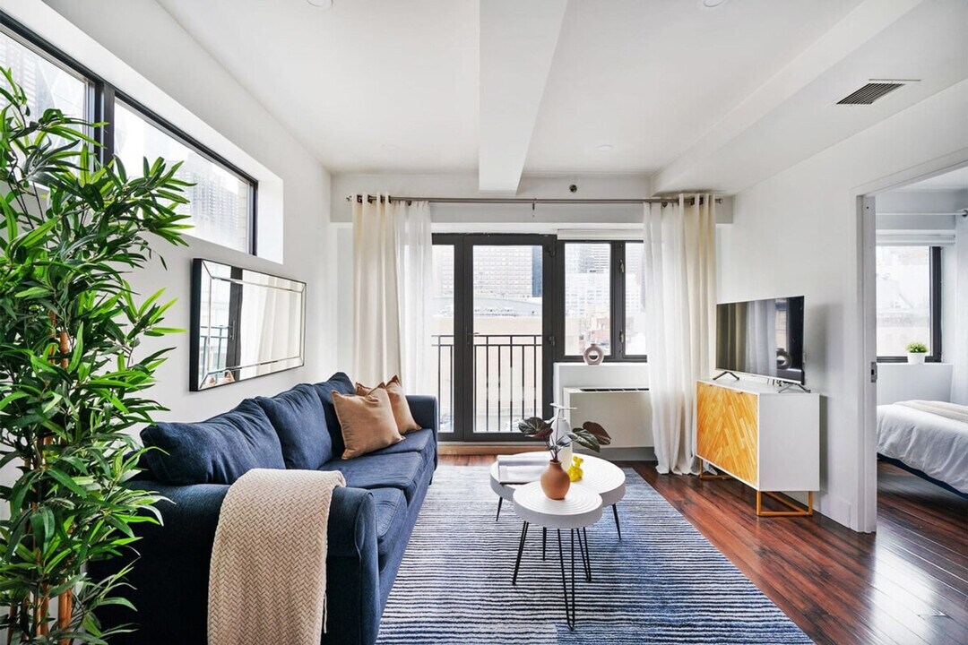 809 9th Ave in New York, NY - Building Photo