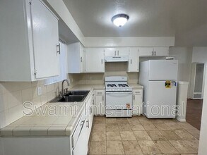 345 Stepney St in Inglewood, CA - Building Photo - Building Photo