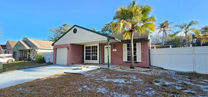 1251 SW 84th Terrace in Pembroke Pines, FL - Building Photo - Building Photo