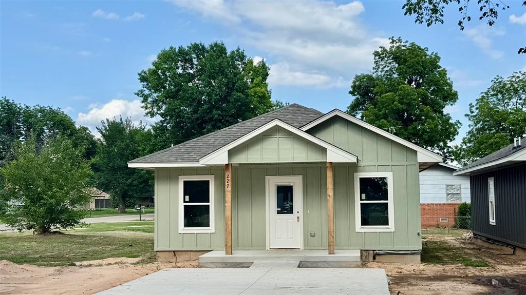 222 N 13th St in Perry, OK - Building Photo