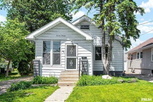 1413 W Gilbert Ave in Peoria, IL - Building Photo