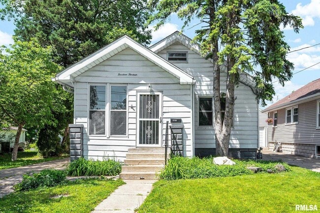 property at 1413 W Gilbert Ave