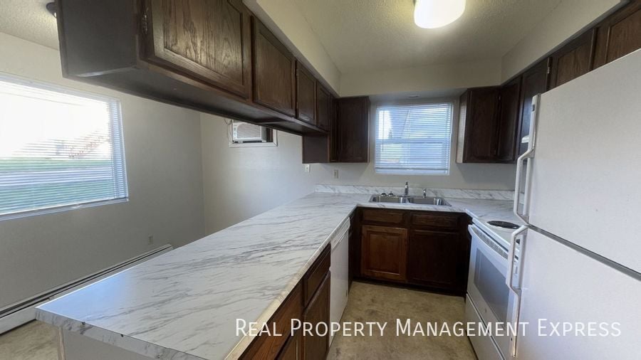2 Bed 1 Bath Apartment in Sioux Falls, SD - Building Photo