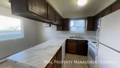 2 Bed 1 Bath Apartment in Sioux Falls, SD - Building Photo - Building Photo