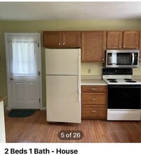 90 Bay Rd in Newmarket, NH - Building Photo - Building Photo
