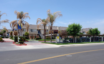 Park Towne Apartments in Perris, CA - Building Photo - Building Photo