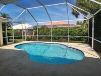 5282 Far Oak Cir in Sarasota, FL - Foto de edificio - Building Photo