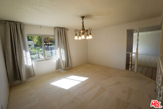 19163 Olympia St in Los Angeles, CA - Building Photo - Building Photo