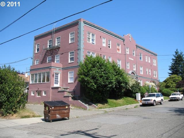 109 9th Ave in Coos Bay, OR - Building Photo - Building Photo