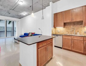2001 Biscayne Blvd, Unit 3207 in Miami, FL - Building Photo - Building Photo