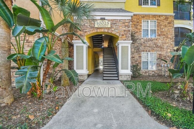 10025 Courtney Palms Blvd in Tampa, FL - Building Photo - Building Photo