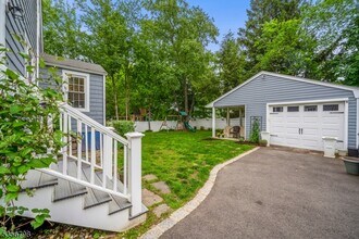 126 Center Ave in Chatham, NJ - Building Photo - Building Photo