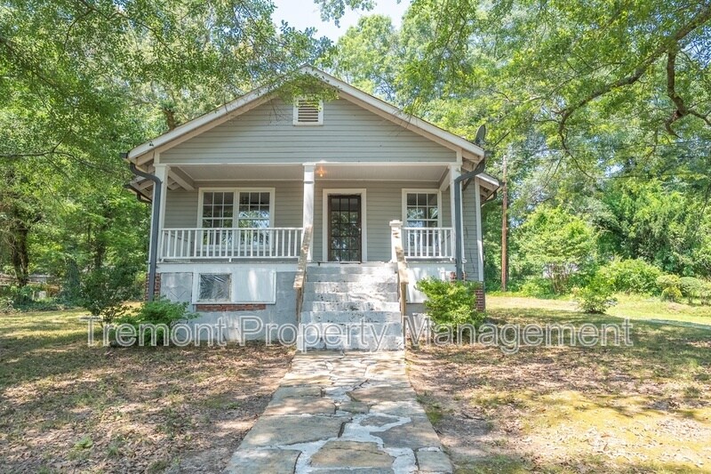 203 S High St in La Fayette, GA - Building Photo