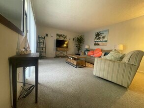 9405 S Ocean Dr in Jensen Beach, FL - Building Photo - Building Photo