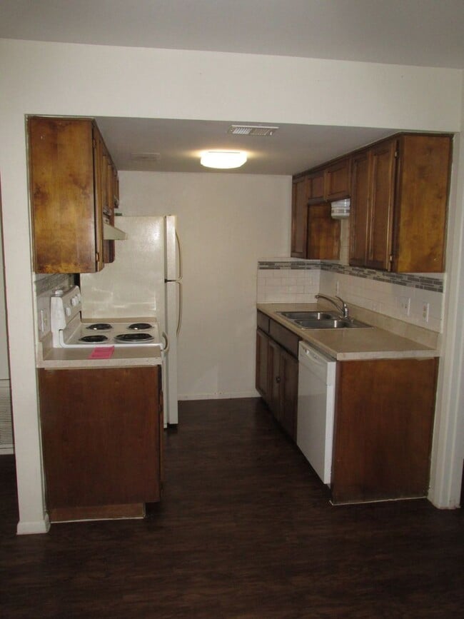 5741 Crestmore Dr in Corpus Christi, TX - Building Photo - Building Photo