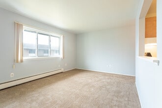 Woodcreek Manor Apartments in Lincoln Park, MI - Foto de edificio - Interior Photo